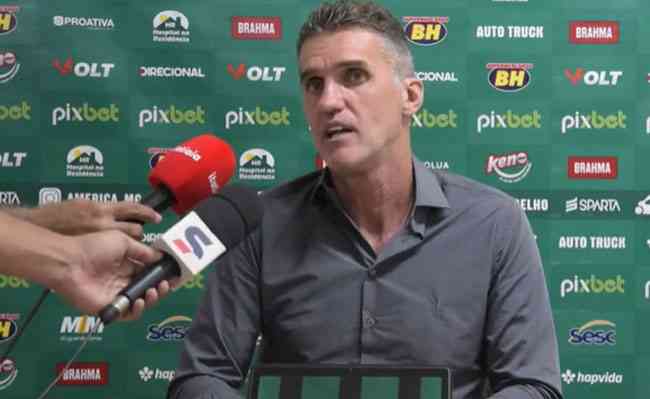 Técnico Vagner Mancini, do América, pediu respeito ao CSA mesmo com larga vantagem na Copa do Brasil
