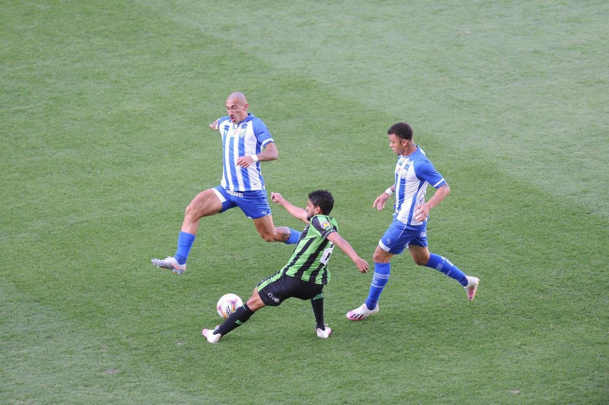 Fotos do jogo entre Amrica e CSA-AL, no Independncia, em Belo Horizonte, pela Srie B do Campeonato Brasileiro