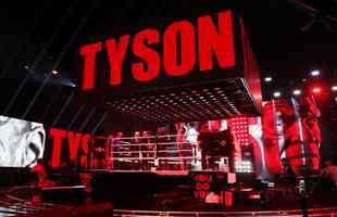 Fotos do retorno de Mike Tyson aos ringues