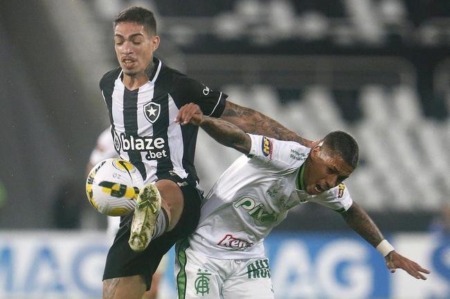 Fotos da partida entre Botafogo e Amrica, pelo duelo de volta das oitavas de final da Copa do Brasil. Jogo foi realizado nesta quinta-feira (14), no estdio Nilton Santos, na cidade do Rio de Janeiro.