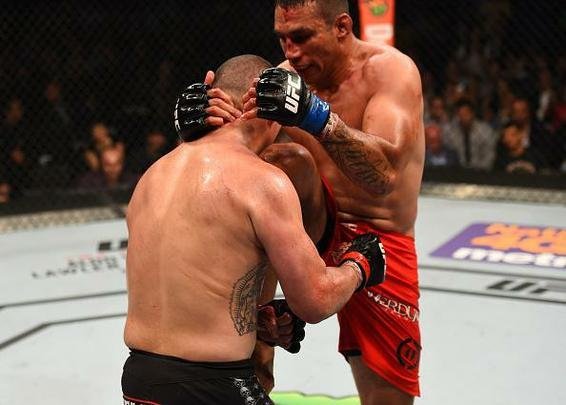 Fotos da vitória arrasadora de Fabrício Werdum sobre Cain Velasquez