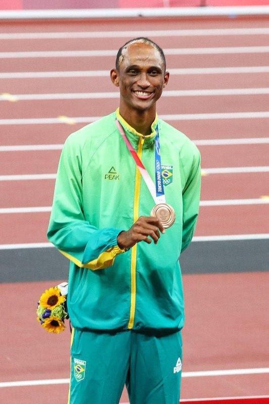 Alison dos Santos conquistou o bronze nos 400 metros com barreiras