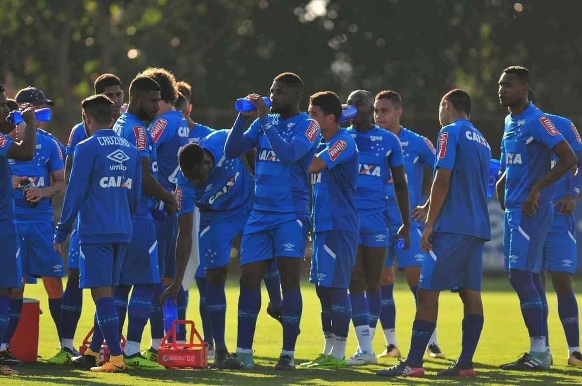 Fotos do treino do Cruzeiro desta sexta-feira, na Toca da Raposa II (Alexandre Guzanshe/EM D.A Press)