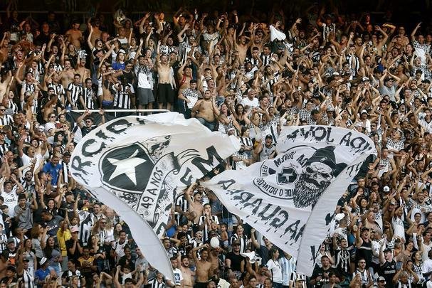 Fotos da vitória do Botafogo sobre o Atlético, por 2 a 1, no Engenhão, pela 18ª rodada do Brasileiro