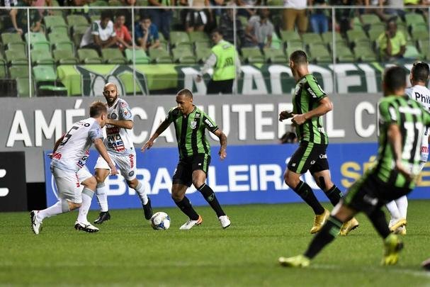 Fotos do jogo entre América e Operário