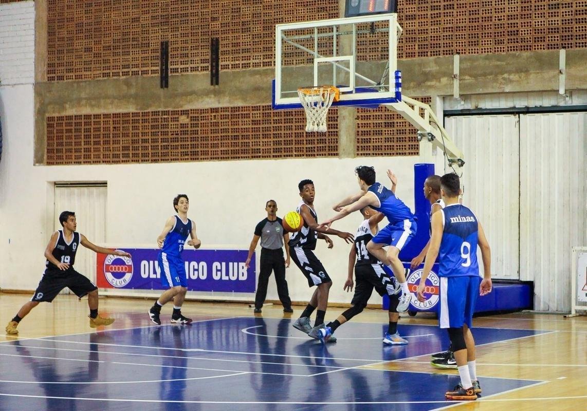 Fotos da deciso do Brasileiro Sub-14 de Basquete, entre Minas e Ginstico, no Olympico Club