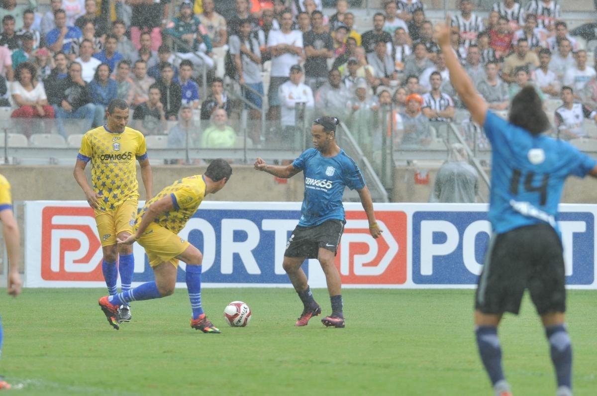Fotos do 'Game of Dreams', jogo festivo dos Amigos do Ronaldinho contra os Amigos do Penta