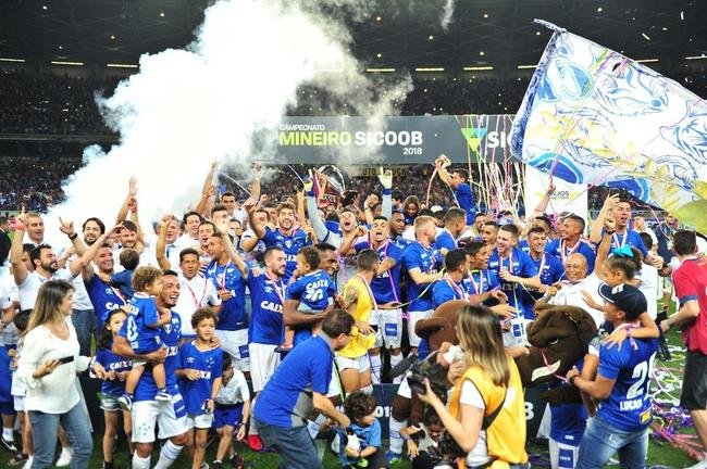 Festa do Cruzeiro com a conquista do Campeonato Mineiro sobre o Atltico