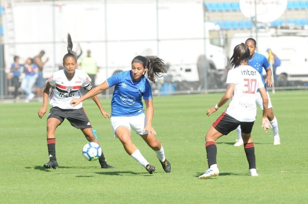 Cruzeiro e So Paulo ficaram no empate por 1 a 1 na finalssima do Brasileiro Feminino A2