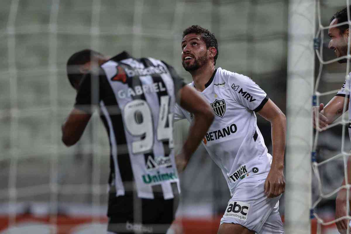 Gabriel - zagueiro atuou em cinco jogos no Brasileiro e marcou um gol