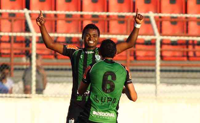 Em 2013, Niko (hoje no Athletico-PR) marcou gol da ltima vitria do Amrica sobre o Palmeiras