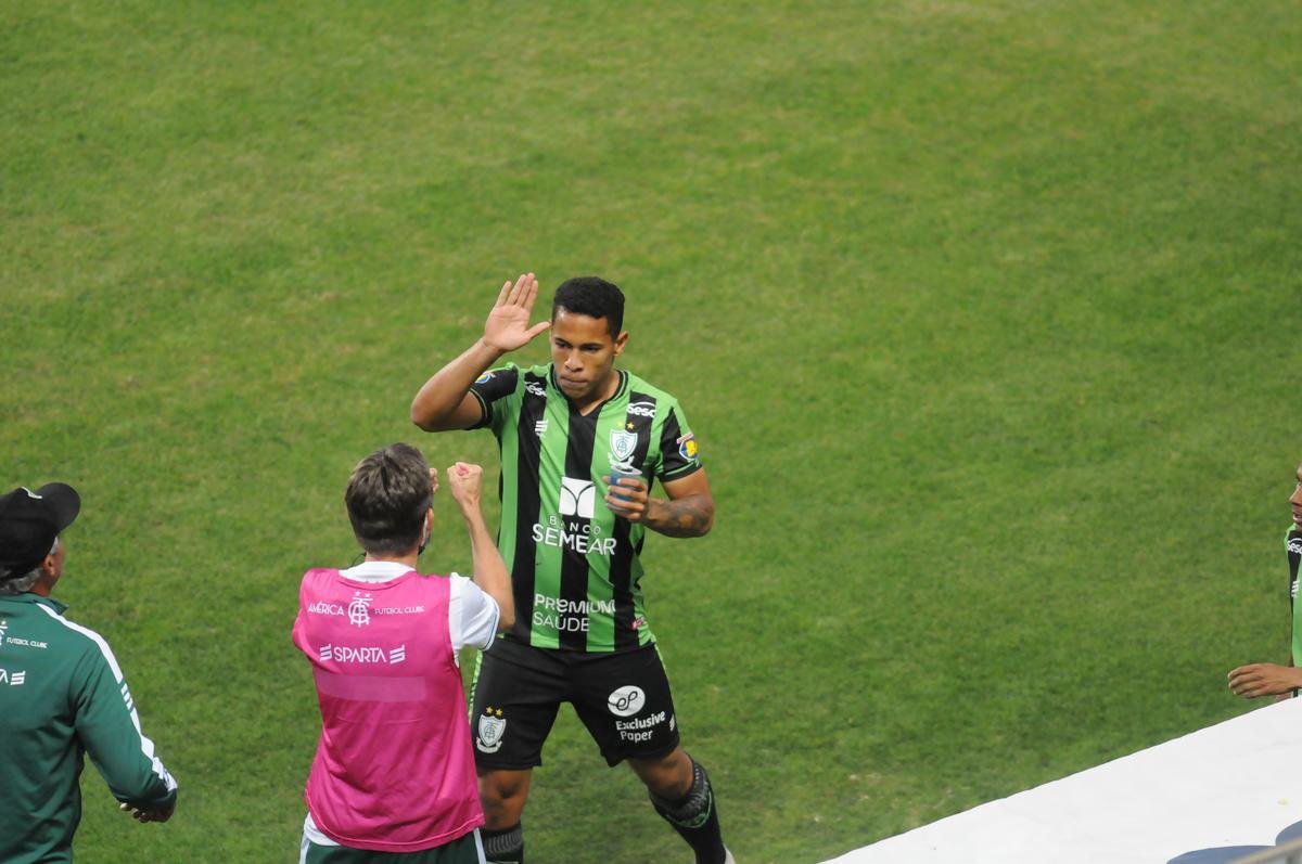 Fotos do clssico entre Amrica e Atltico, no Independncia, em Belo Horizonte, pela 10 rodada do Campeonato Mineiro. Jogo marcou o retorno dos dois rivais ao futebol em plena pandemia do novo coronavrus (Juarez Rodrigues/EM/DAPress)