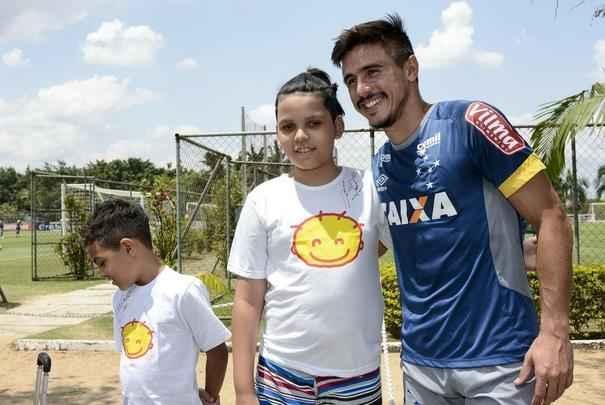 A Casa de Acolhida Padre Eustquio (CAPE) e a Associao Unificada de Recuperao e Apoio (AURA) levou crianas e adolescentes que esto em tratamento contra o cncer  Toca da Raposa II