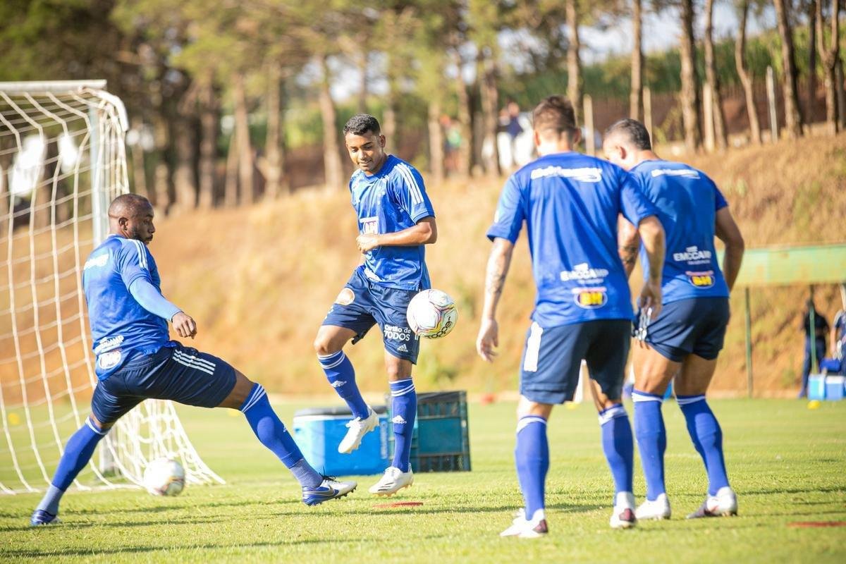 Fotos do treino do Cruzeiro desta segunda-feira (23/11) em Chapecó-SC