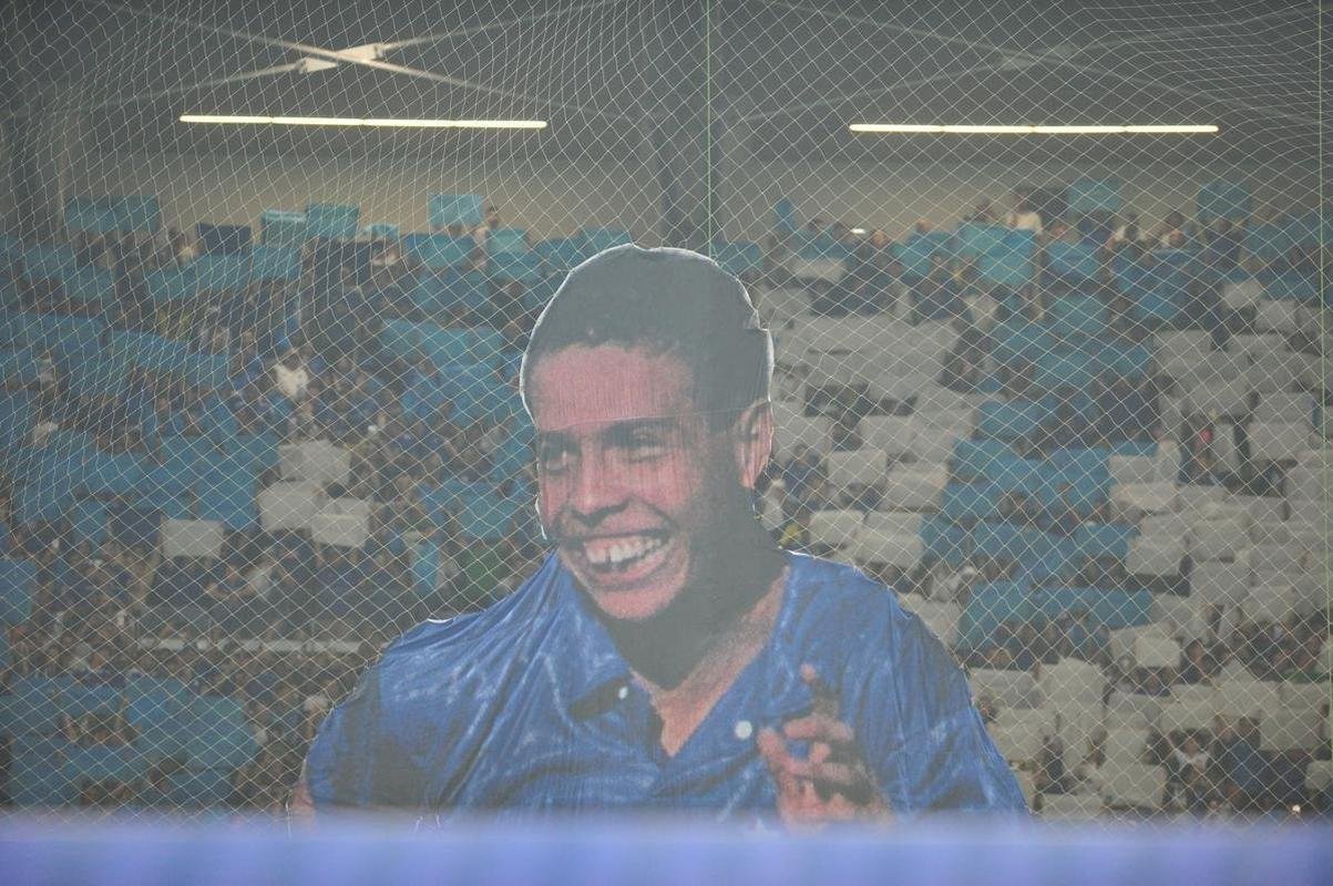 Festa da torcida do Cruzeiro no Mineiro diante do Vasco pela Srie B