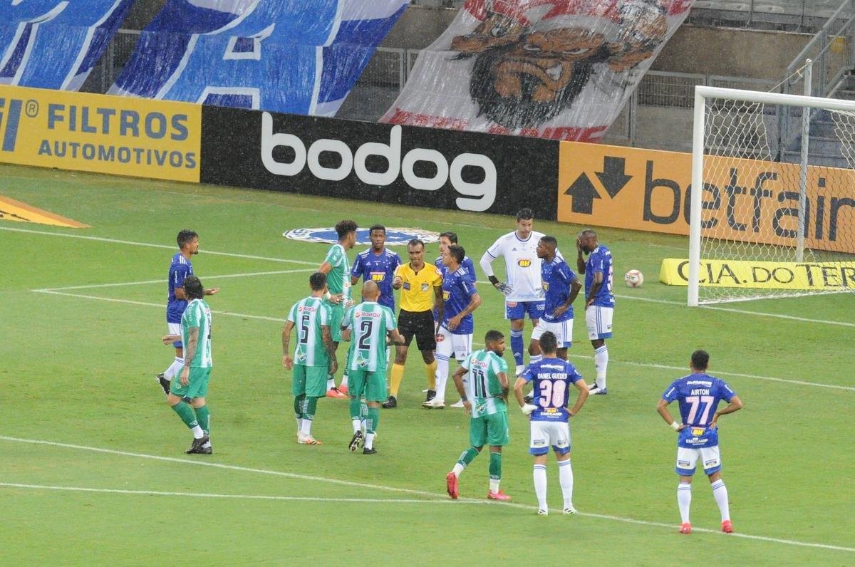 Cruzeiro x Juventude: fotos do jogo desta sexta-feira, no Mineiro, pela 16 rodada da Srie B