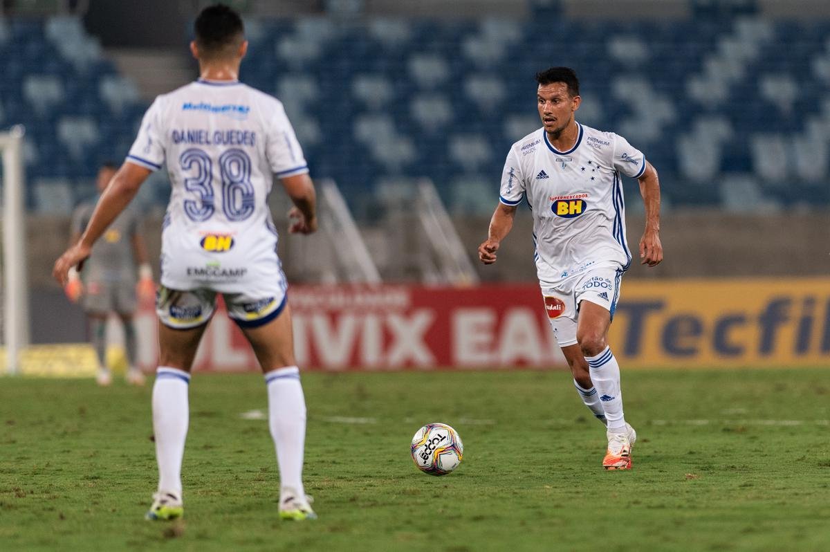 Fotos do duelo entre Cuiab e Cruzeiro, na Arena Pantanal, pela Srie B