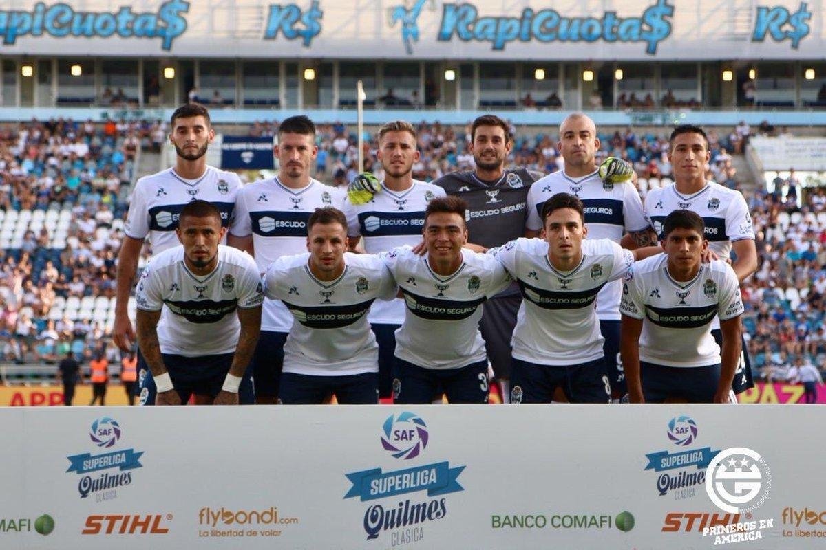 Uniforme do Gimnasia La Plata, da Argentina