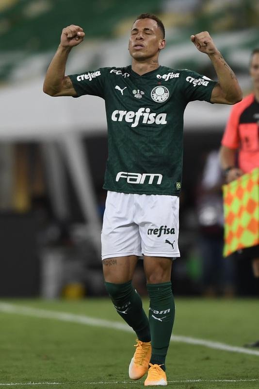Festa do Palmeiras no Maracanã com a conquista do bicampeonato da Copa Libertadores sobre o Santos. Verdão venceu a decisão por 1 a 0 com gol do atacante Breno Lopes aos 53 do segundo tempo (AFP / Mauro Pimentel / Ricardo Moraes / Silvia Izquierdo)