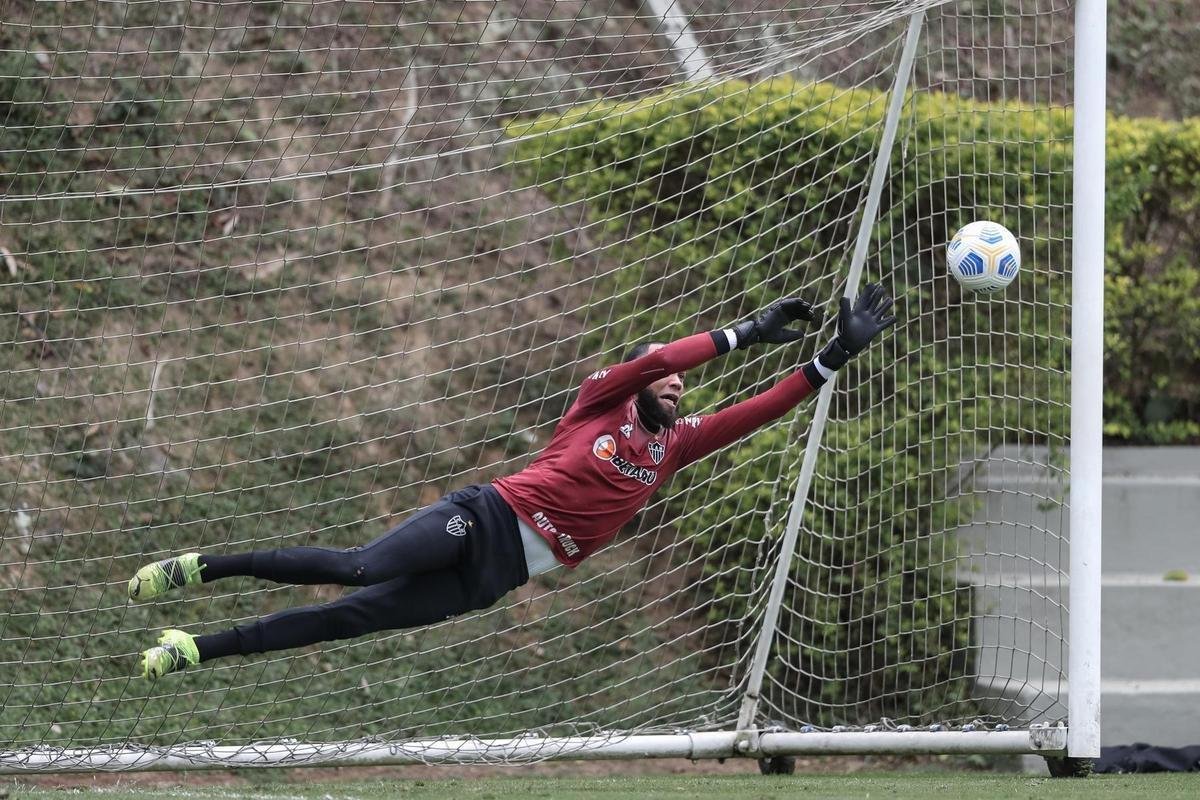 Elenco atleticano encerrou a preparao para enfrentar o Atltico-GO fora de casa 