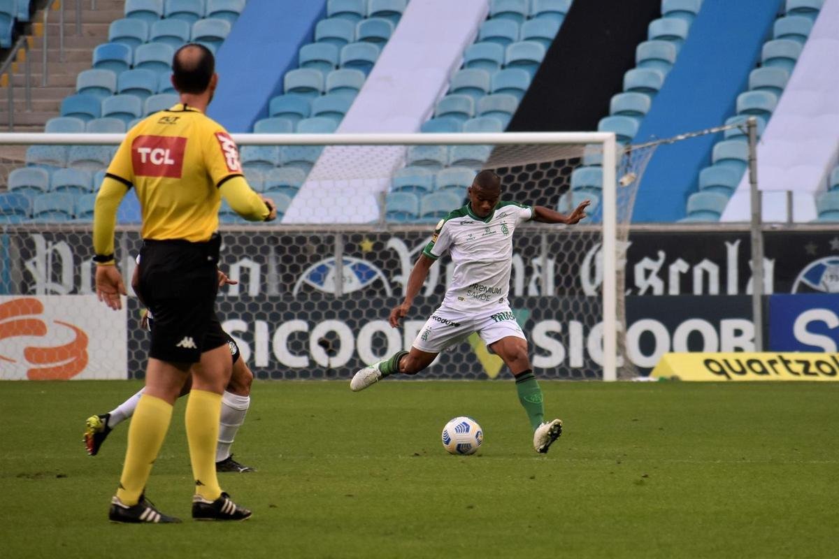 Grmio e Amrica se enfrentaram em Porto Alegre, pela 13 rodada do Campeonato Brasileiro