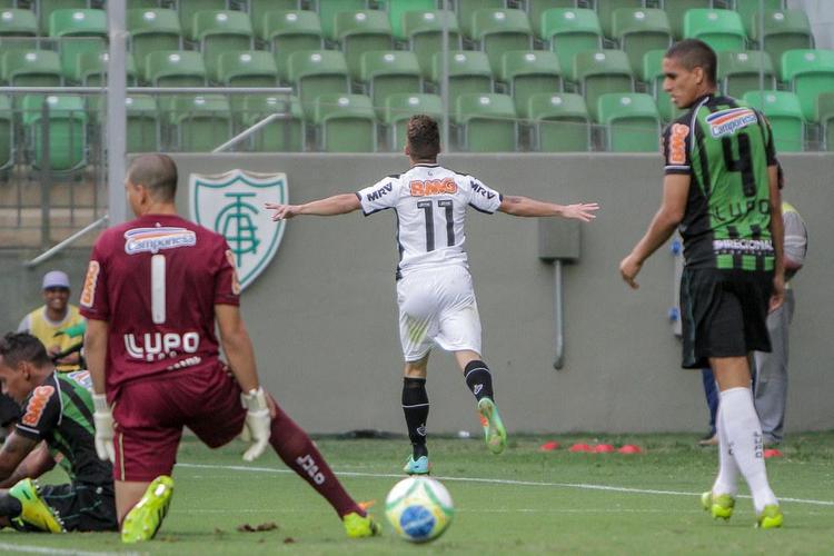 Campeonato Mineiro de 2014 (semifinais) - O Galo venceu o primeiro jogo por 4 a 1 e praticamente selou a classificao. Na segunda partida, empatou por 1 a 1 e foi  final. Nos dois jogos, o atacante Neto Berola balanou as redes do Coelho.