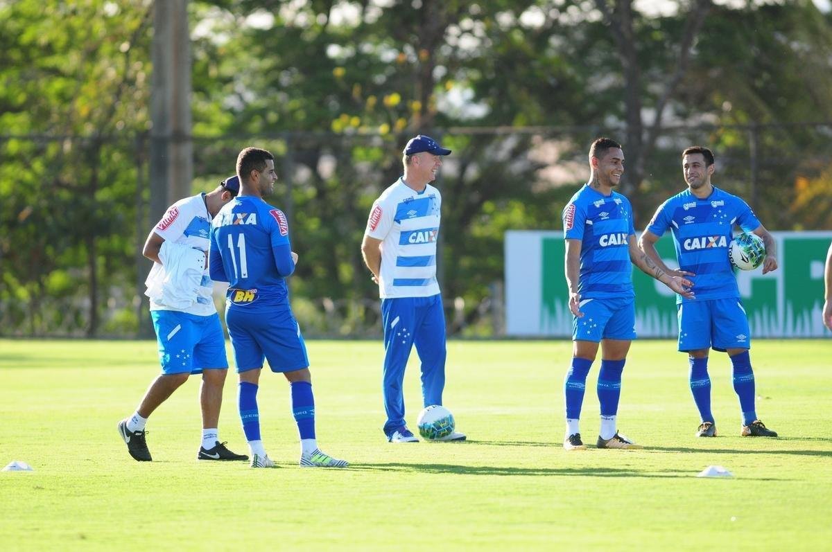 Fotos do ltimo treino do Cruzeiro antes do jogo contra o Grmio pela Primeira Liga (Gladyston Rodrigues/EM D.A Press)
