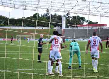 Varginha, Araxá e Manchester carimbaram a classificação no fim de semana. Oito equipes disputarão na próxima - e derradeira - rodada as últimas cinco vagas