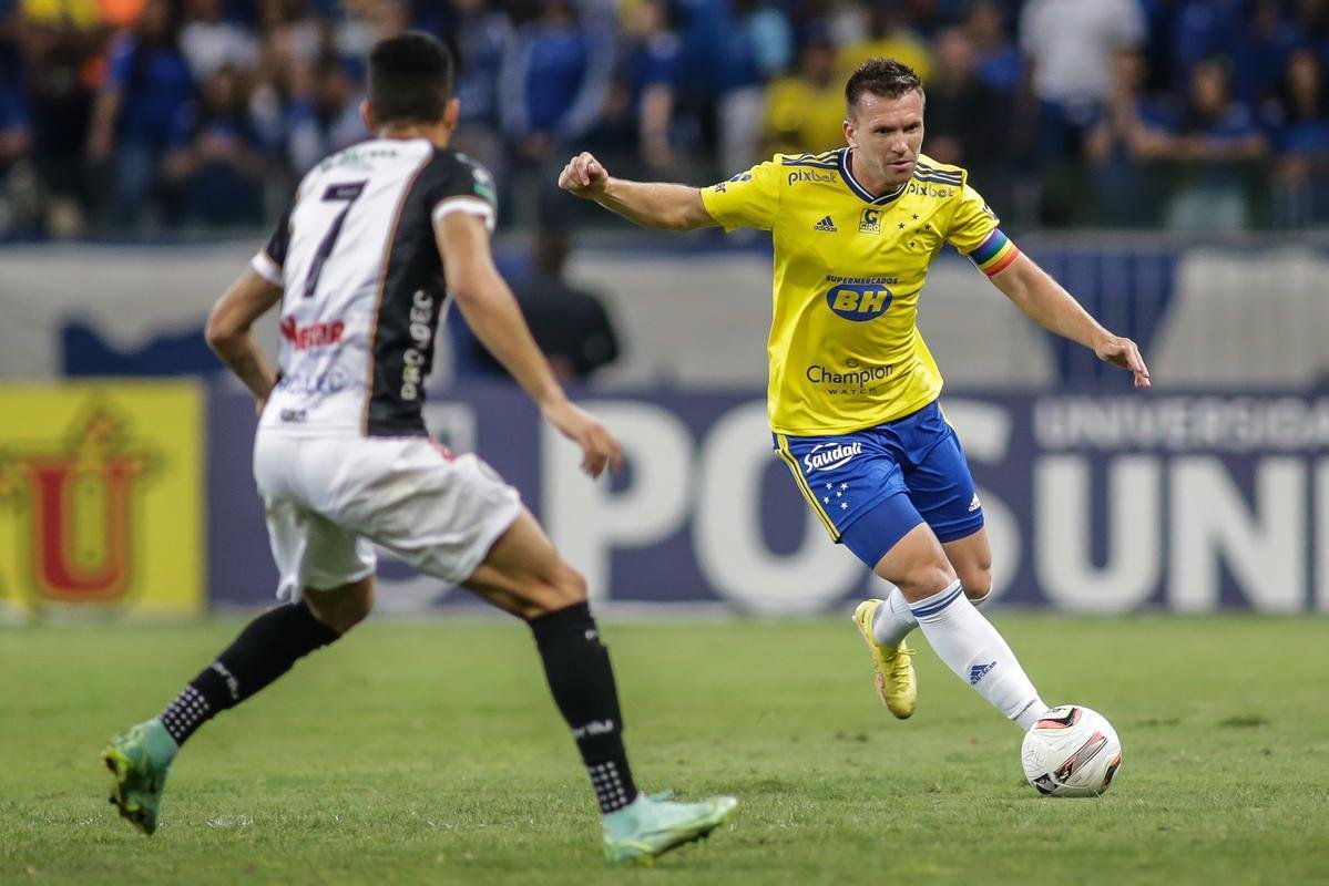 As melhores fotos do jogo entre Cruzeiro e Operrio-PR, no Mineiro, em Belo Horizonte, pela 29 rodada da Srie B do Brasileiro