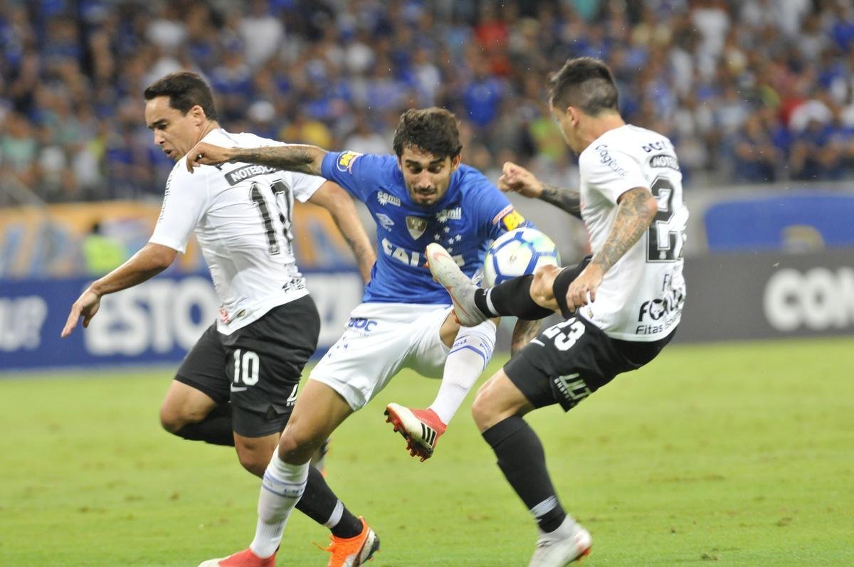 Fotos de Cruzeiro x Corinthians, no Mineiro, pela 34 rodada do Campeonato Brasileiro
