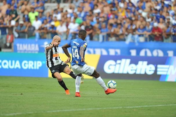 Fotos do primeiro tempo do clssico entre Cruzeiro e Atltico, no Mineiro, pelo Brasileiro