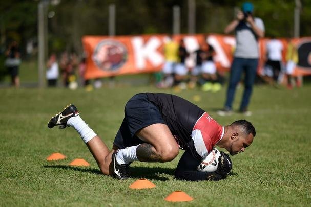 Goleiro Bruno foi apresentado neste sbado pelo Poos de Caldas