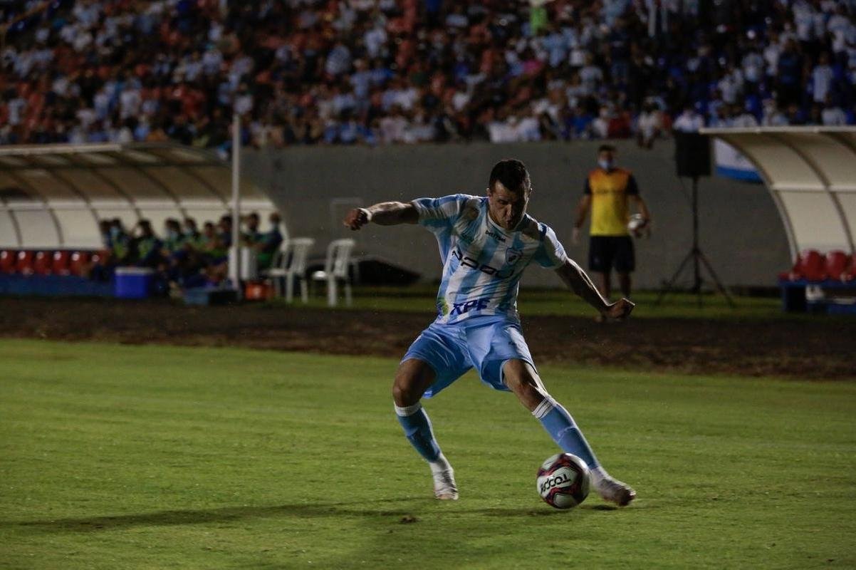 Fotos do jogo entre Londrina e Cruzeiro no Estdio do Caf, em Londrina, pela 34 rodada da Srie B do Brasileiro