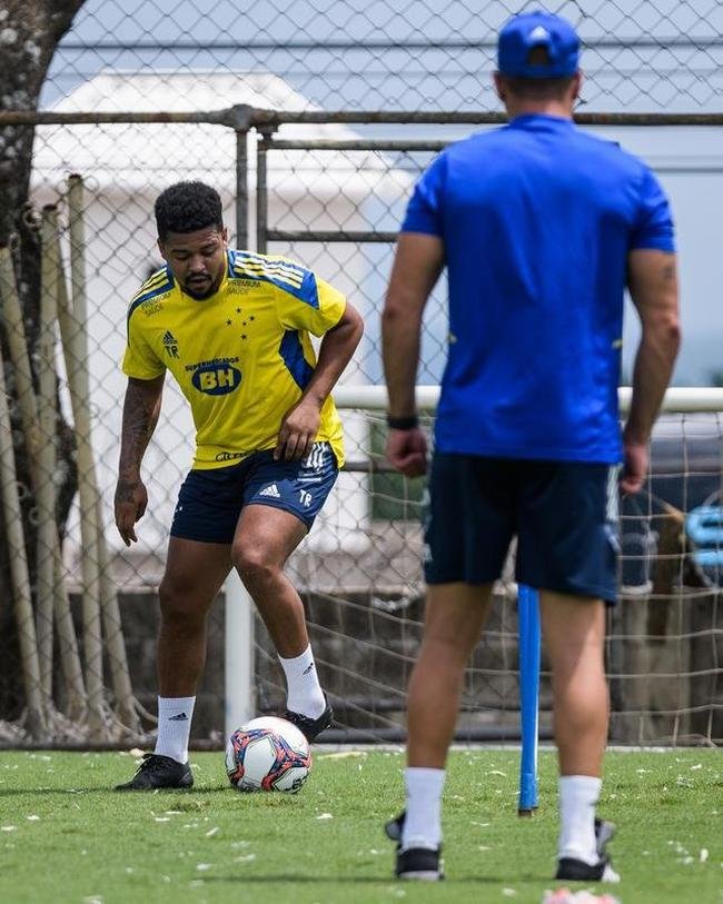 Treino do Cruzeiro nesta segunda-feira, na Toca da Raposa 2, em Belo Horizonte.