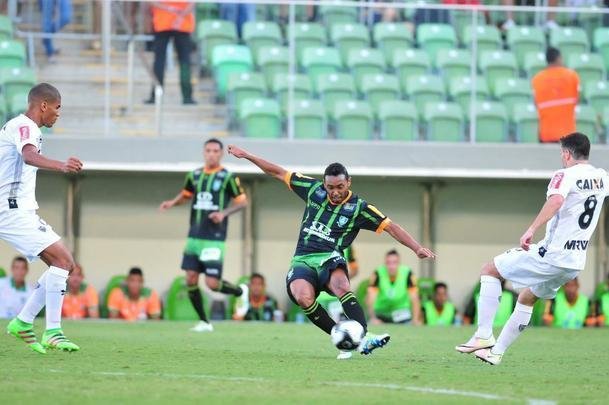 Claudinei (volante) - a boa passagem de 2013 levou o Amrica a busc-lo novamente, mas o jogador foi figura apagada em 2016. Disputou 35 jogos e no permaneceu no clube no ano seguinte. Em 2018, Claudinei atuar pelo CRB.