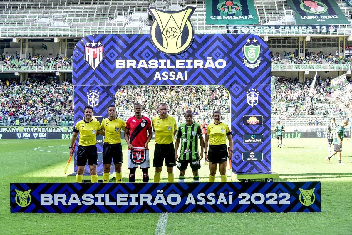 As fotos do duelo decisivo entre Amrica e Atltico, neste domingo (13/11), no Independncia, em Belo Horizonte. Partida foi vlida pela 38 rodada da Srie A do Campeonato Brasileiro.
