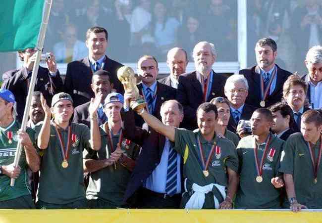 Da desconfiança ao título: 20 anos do pentacampeonato mundial do Brasil -  Superesportes