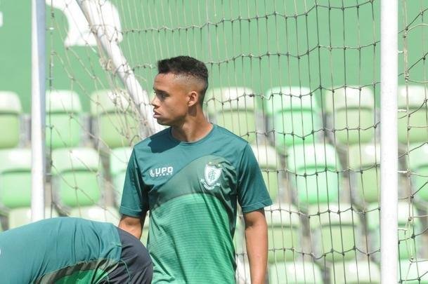 Pablo (atacante) - emprestado pelo Atltico, fez 11 partidas e marcou um gol na Srie B de 2015. Seu ltimo clube foi o CRB.