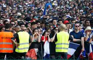 Franceses lotaram ruas de Paris e regio da Torre Eiffel durante a deciso da Copa do Mundo