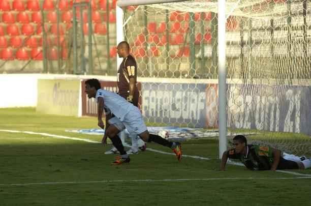 Marcos Rocha comemora gol em clssico contra o Amrica, pelo Campeonato Mineiro de 2012