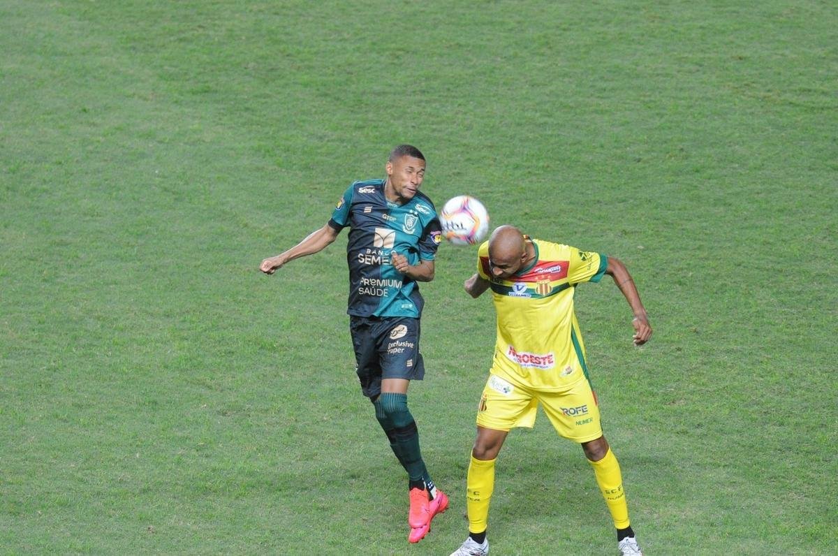 Fotos do jogo entre Amrica e Sampaio Corra, no Independncia, em Belo Horizonte, pela 27 rodada da Srie B do Campeonato Brasileiro