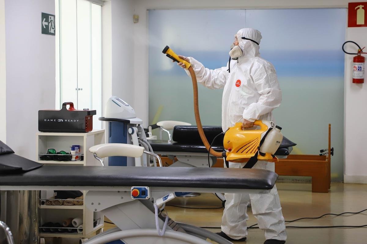 Fotos da desinfeco na Cidade do Galo