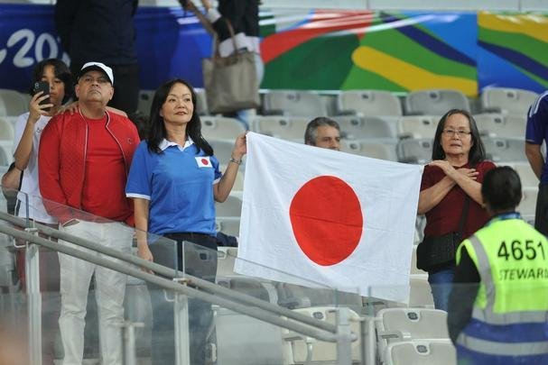 Mineiro recebeu pblico pequeno para duelo entre Equador e Japo nesta segunda-feira. Ainda assim, estrangeiros marcaram presena e tentaram levar incentivo aos jogadores em Belo Horizonte