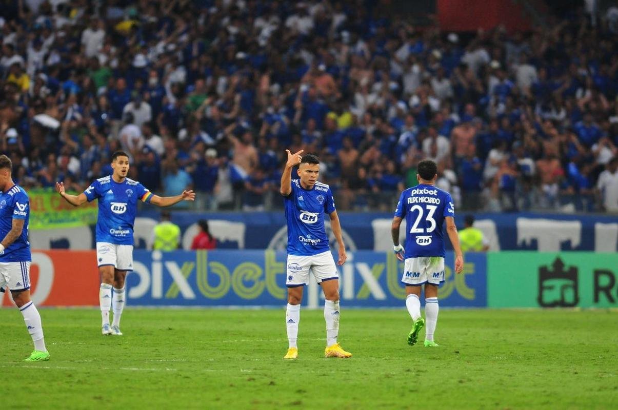 Fotos do jogo entre Cruzeiro e Cricima, neste domingo (4), no Mineiro, pela 28 rodada da Srie B