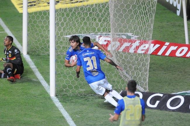 Fotos do duelo entre Cruzeiro e Sampaio Corra, no Independncia, em Belo Horizonte, pela 18 rodada da Srie B do Campeonato Brasileiro