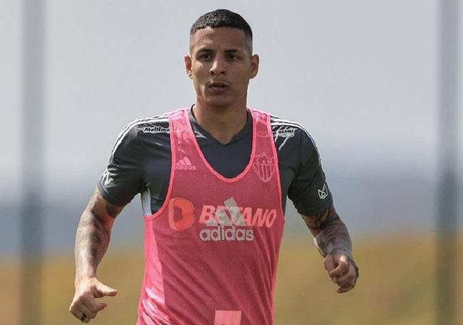 13 - Guilherme Arana (lateral-esquerdo)