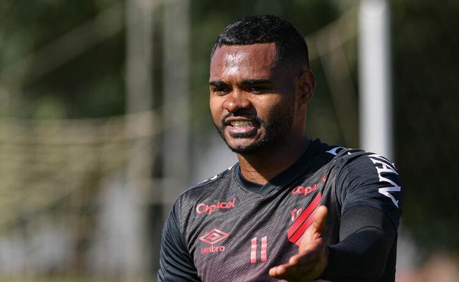 Athletico-PR de Nikão mira parte de cima da tabela da Série A