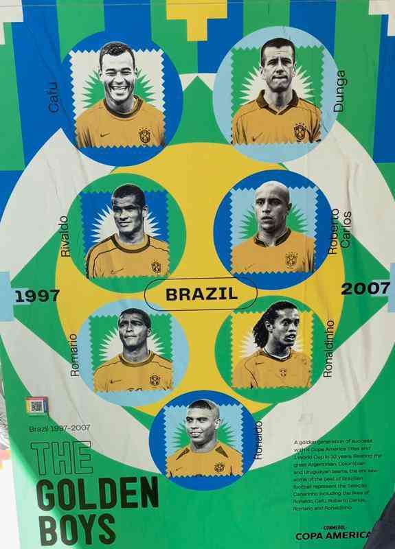 'Os garotos de ouro': pster mostra ex-atleticanos Ronaldinho e Roberto Carlos e ex-cruzeirenses Ronaldo e Rivaldo
