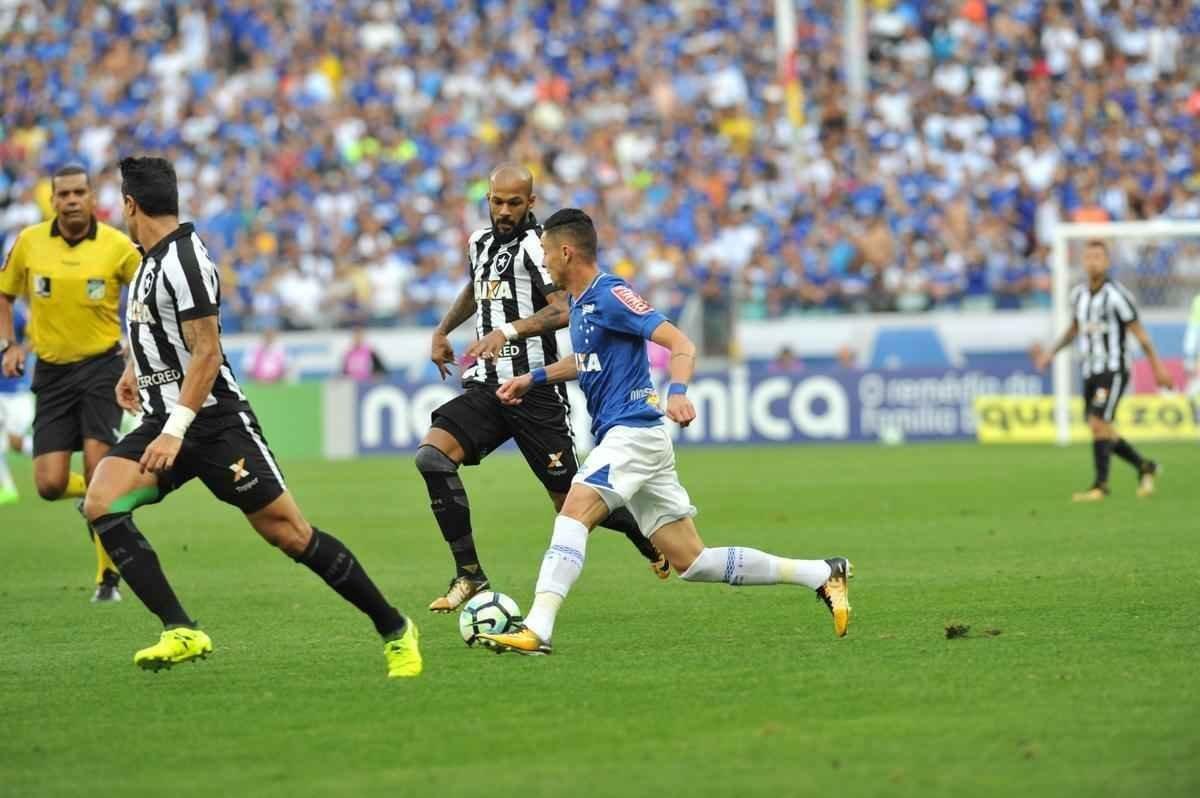 Imagens do jogo entre Cruzeiro e Botafogo, pela 19 rodada do Brasileiro, no Mineiro
