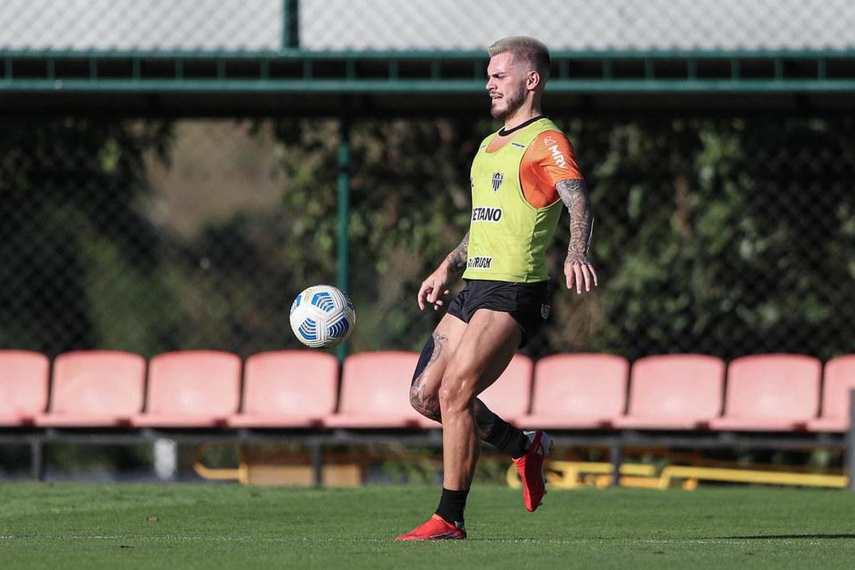 Nathan - Outro meia que  reserva, mas constantemente utilizado pelo tcnico Cuca. Diferentemente de Hyoran, seria utilizado mais centralizado, aparecendo como opo na rea e invertendo posio com Eduardo Sasha, que se movimenta muito durante as partidas.